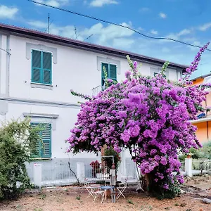 Casa Elegante In Mezzo Al Appartamento La Spezia